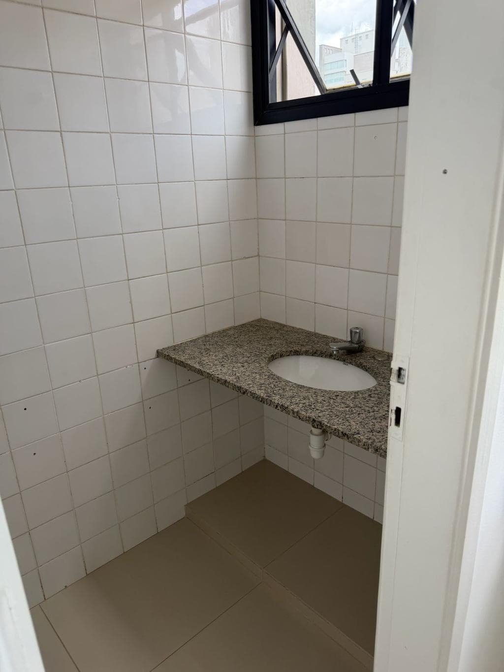Sala para locação com 110 m², localizado no bairro Vila Itapura em Campinas/SP, Condomínio Edifício — foto 8